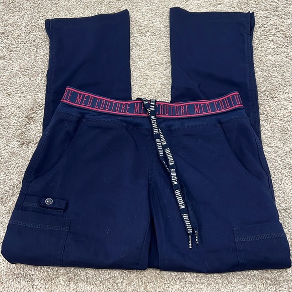 Med Couture Yoga Waist Cargo Scrub Pant - Picture 3 of 8